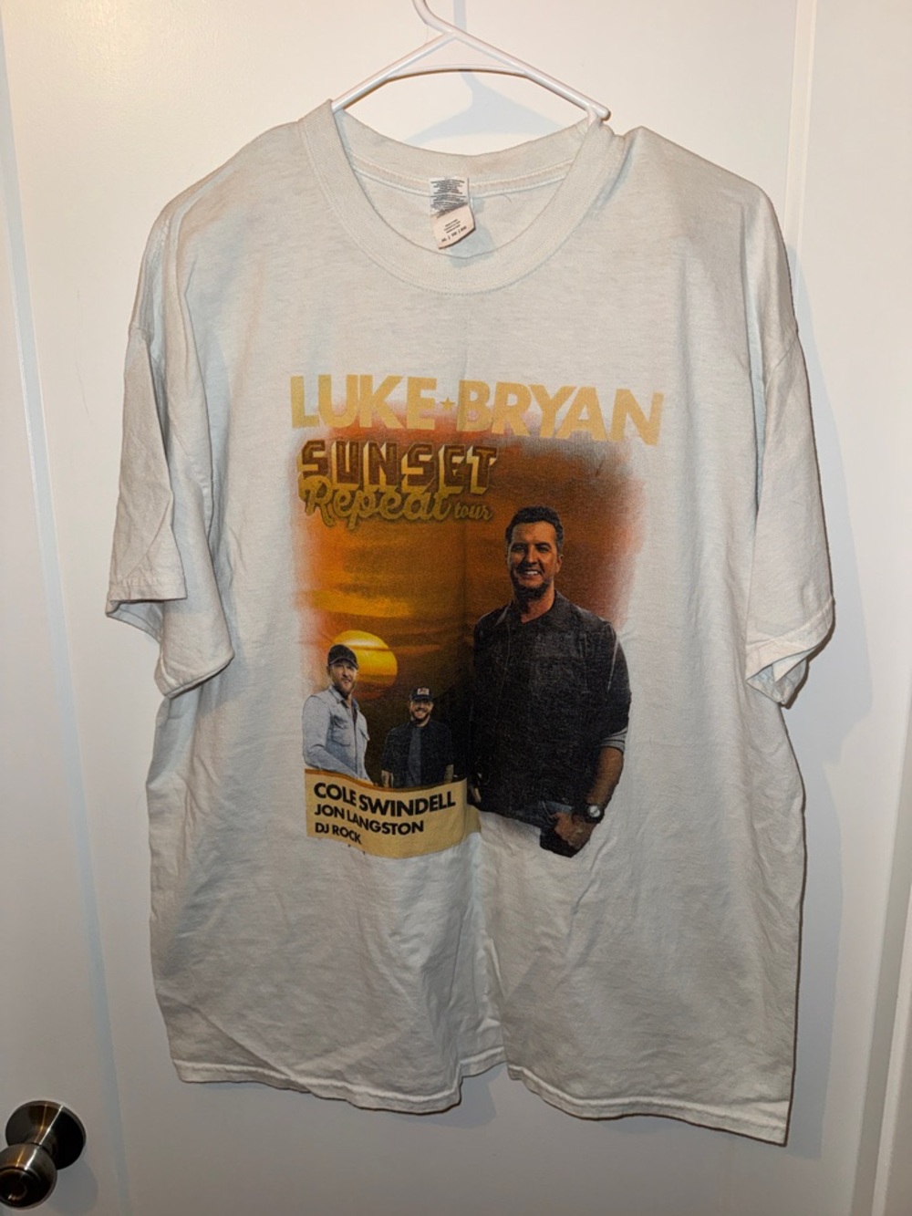 Luke Bryan Sunset Repeat Tour Graphic Tee - White